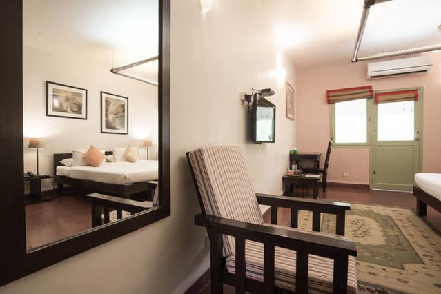 G 49 Bed & Breakfast New Delhi Buitenkant foto