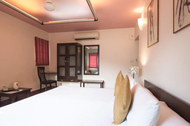 G 49 Bed & Breakfast New Delhi Buitenkant foto
