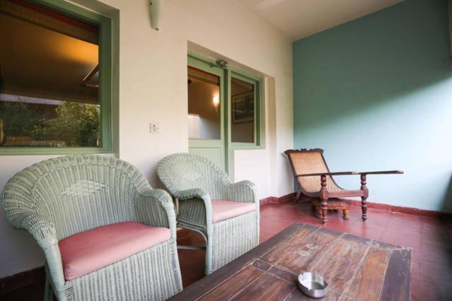 G 49 Bed & Breakfast New Delhi Buitenkant foto
