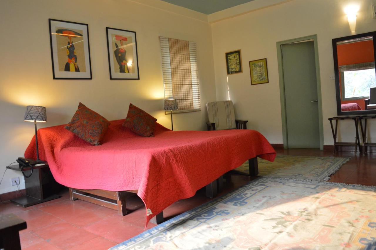 G 49 Bed & Breakfast New Delhi Buitenkant foto