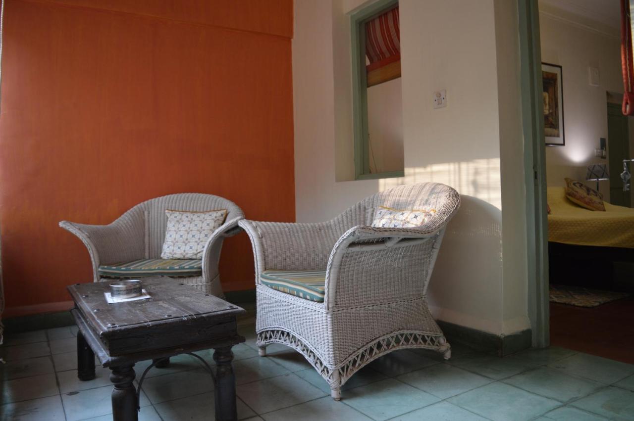 G 49 Bed & Breakfast New Delhi Buitenkant foto