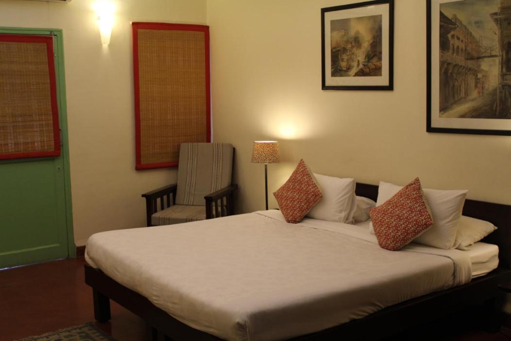 G 49 Bed & Breakfast New Delhi Buitenkant foto