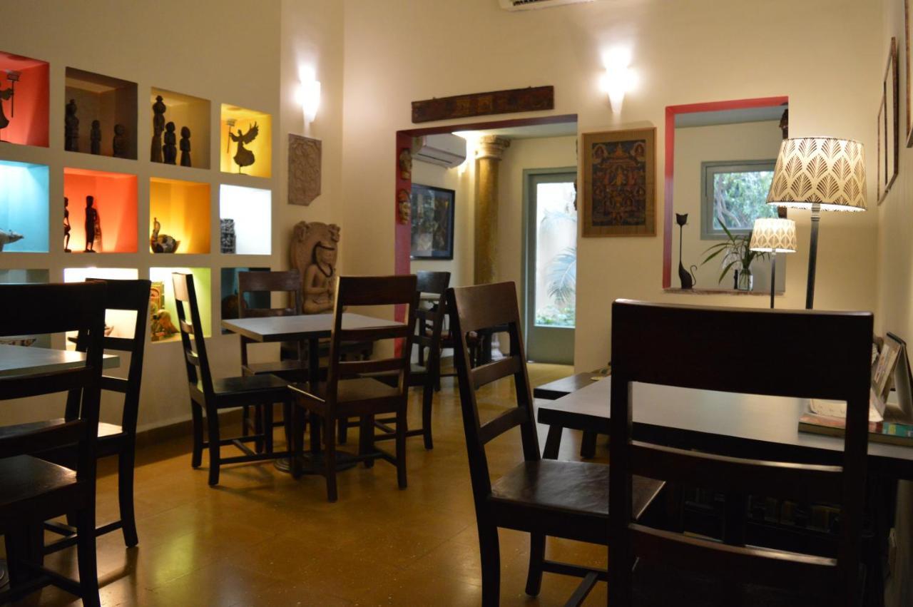 G 49 Bed & Breakfast New Delhi Buitenkant foto