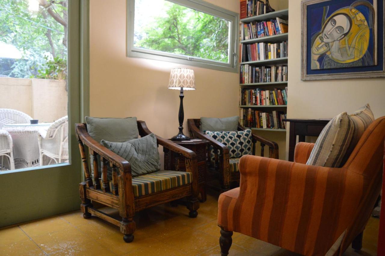 G 49 Bed & Breakfast New Delhi Buitenkant foto