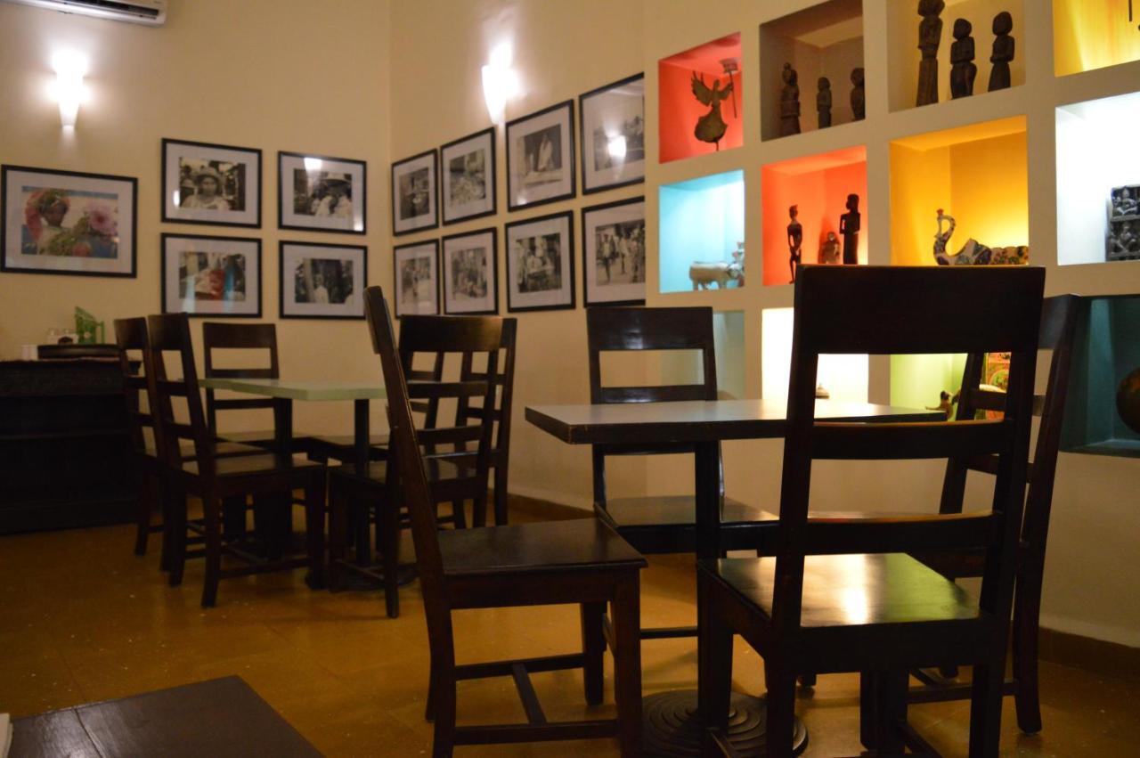 G 49 Bed & Breakfast New Delhi Buitenkant foto